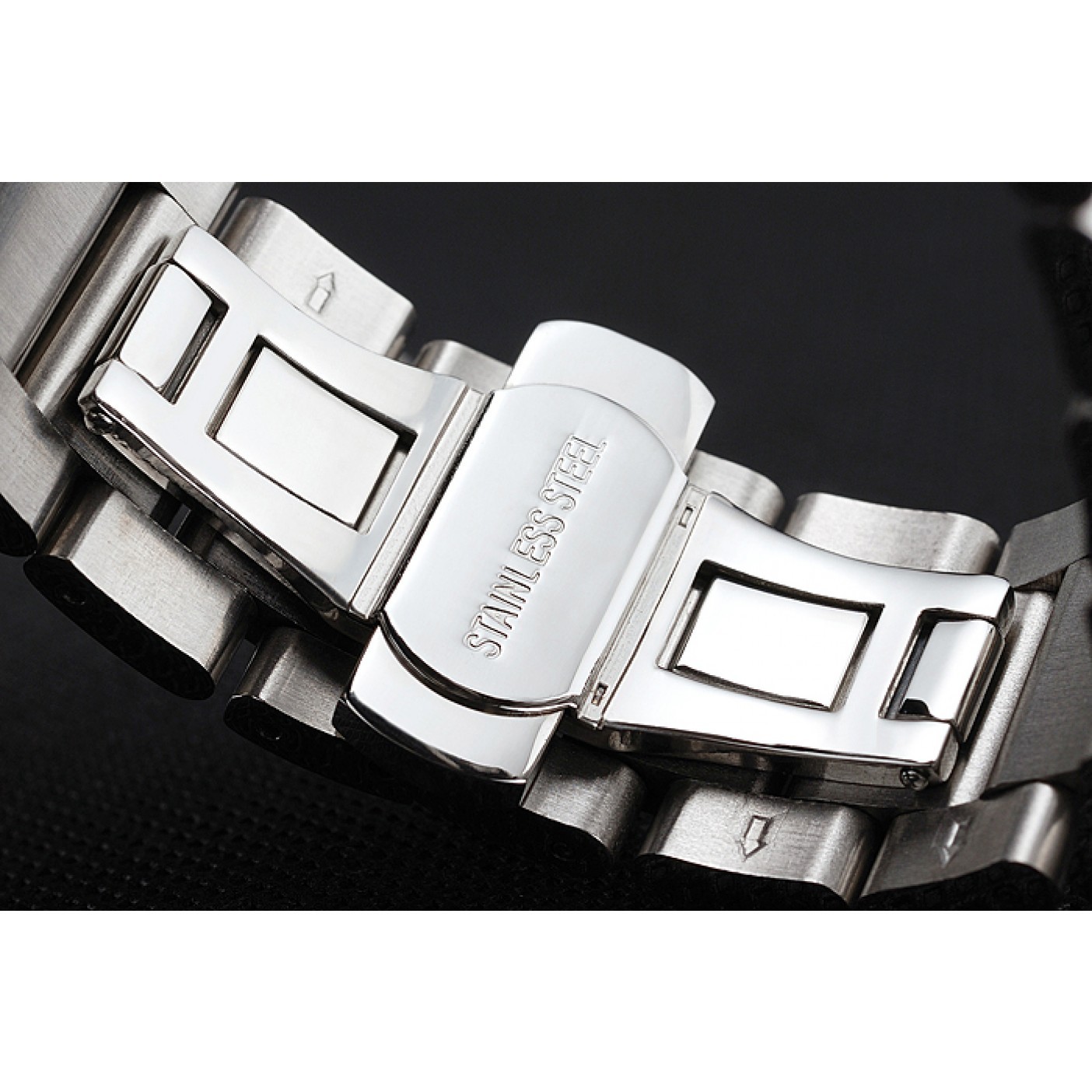 Fake Cartier Calibre De Cartier Small Seconds White Dial Stainless Steel Case And Bracelet