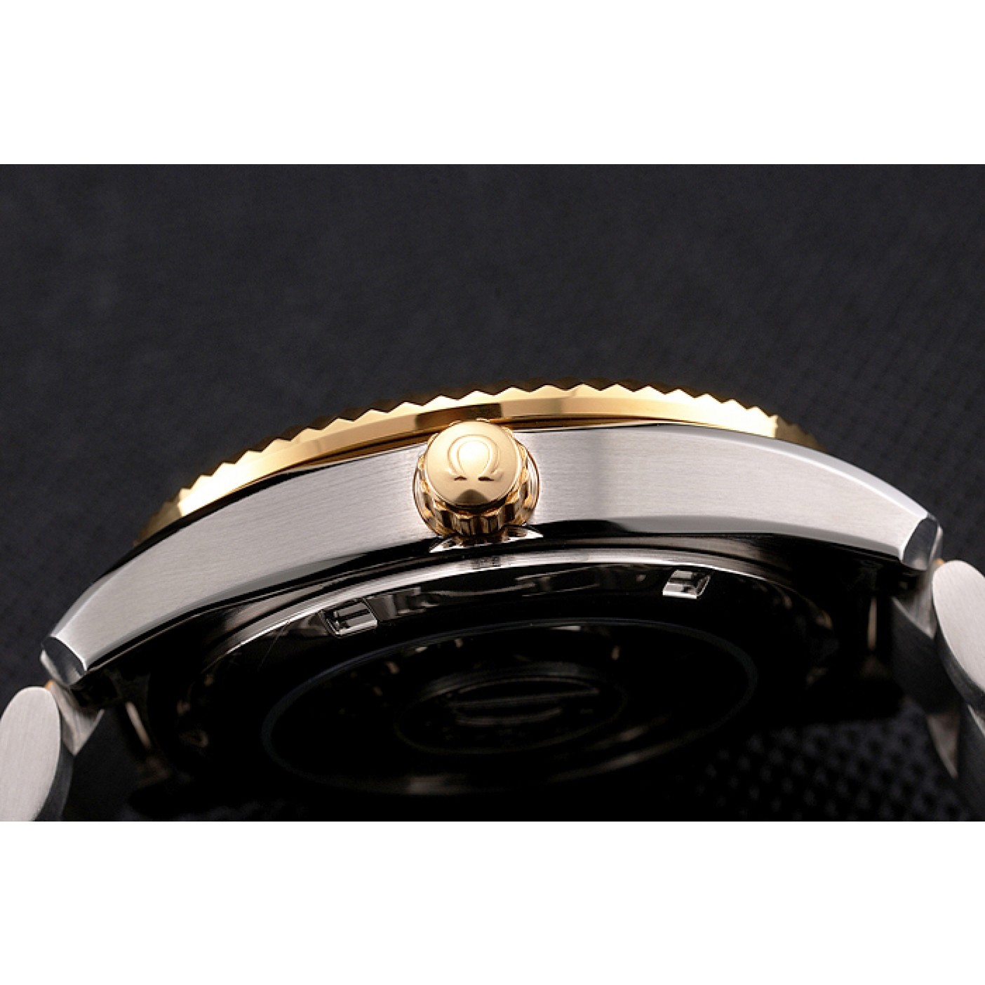 Omega Globemaster Black Dial Stainless Steel Case Gold Bezel Two Tone Bracelet