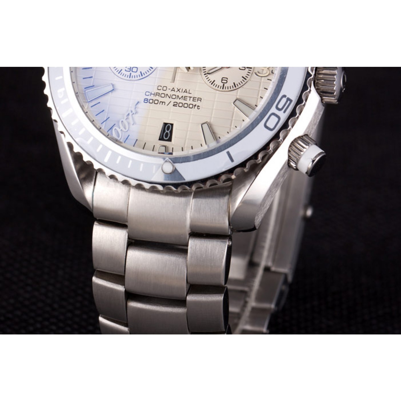 Omega James Bond Skyfall Chronometer Watch with White Dial and White Bezel om228 621380